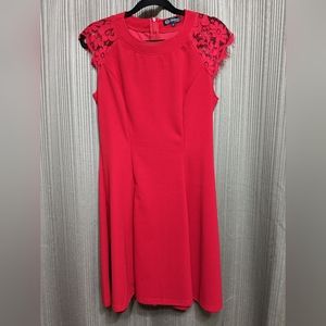 Women's M Red Sleevless lace trim jewel neck dress